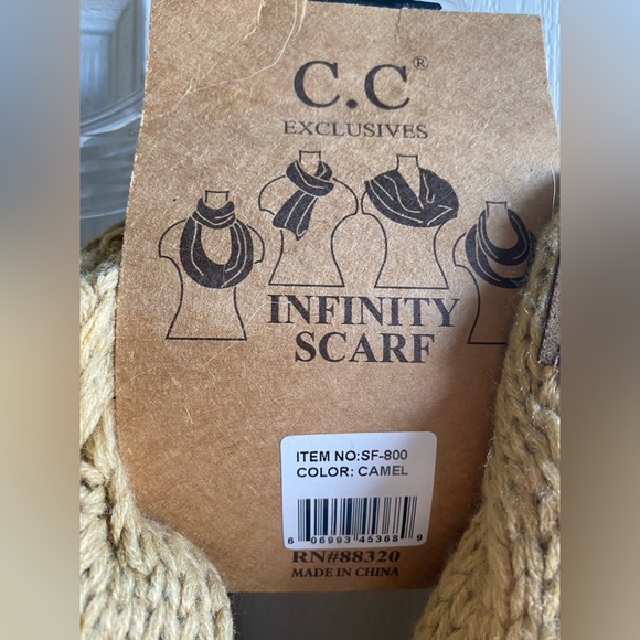 C.C Infinity Scarf - Picture 3 of 4